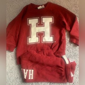 Gently used Harvard sweatsuit H&M 18M. Good condition